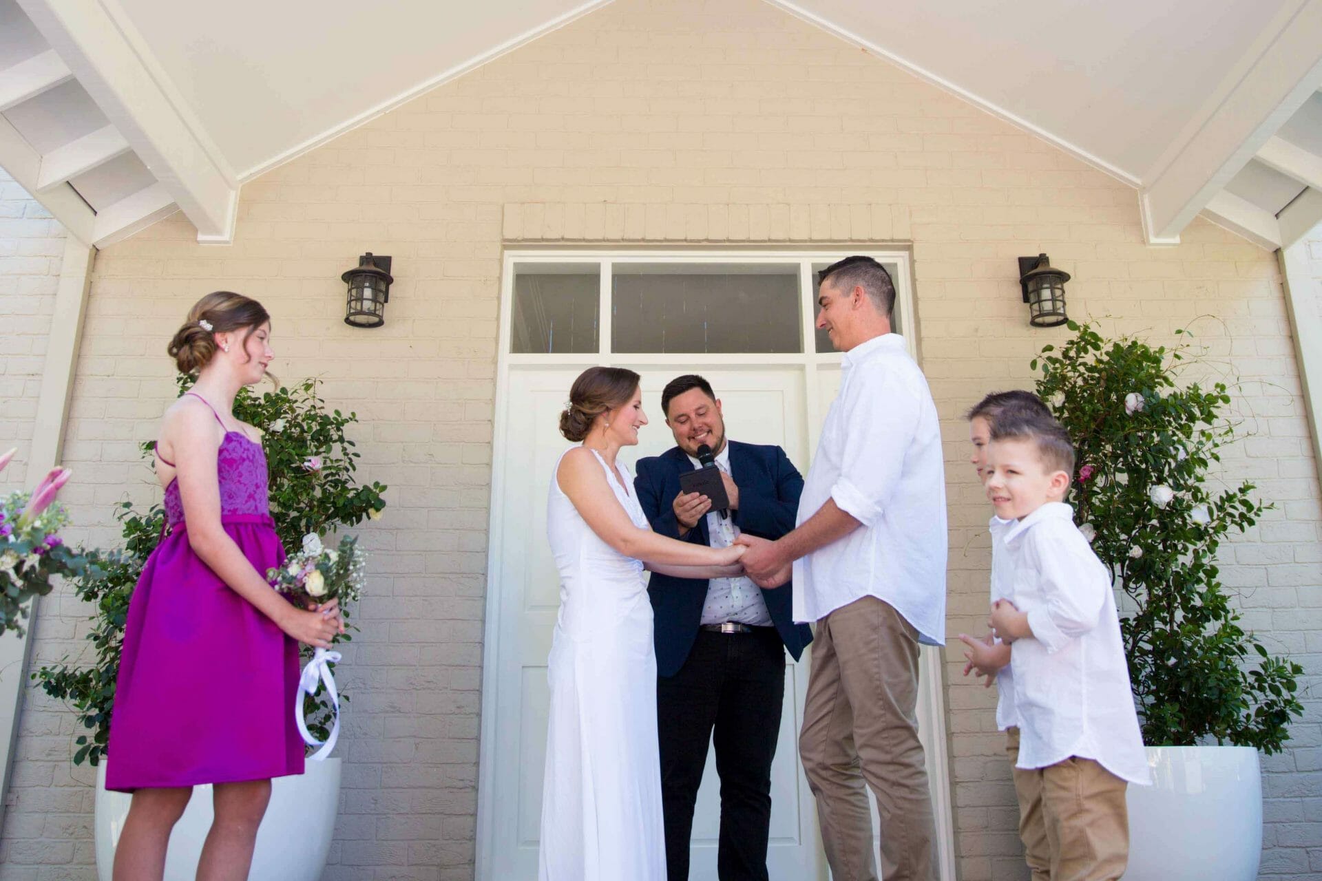 That Alter Guy marriage Celebrant conducting ceremony at Whitebridge NSW